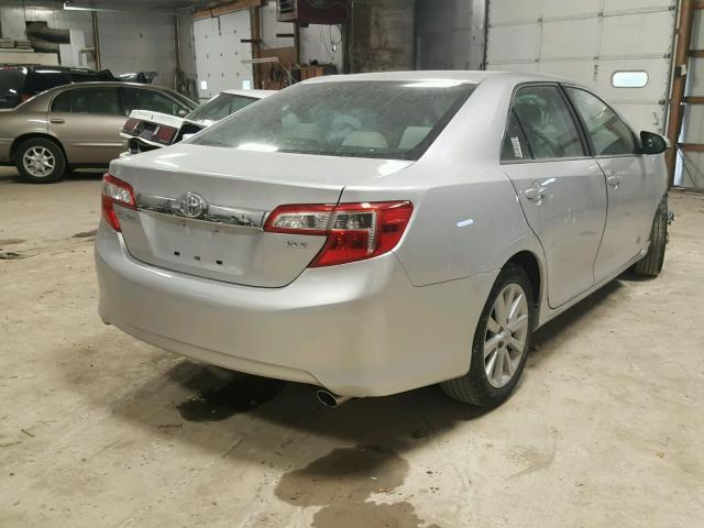 4T1BF1FK3CU597644 - 2012 TOYOTA CAMRY BASE SILVER photo 4