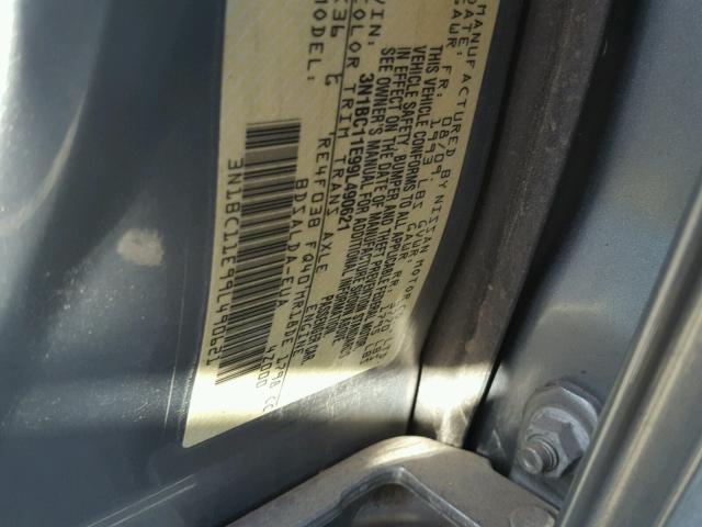 3N1BC11E99L490621 - 2009 NISSAN VERSA S GRAY photo 10