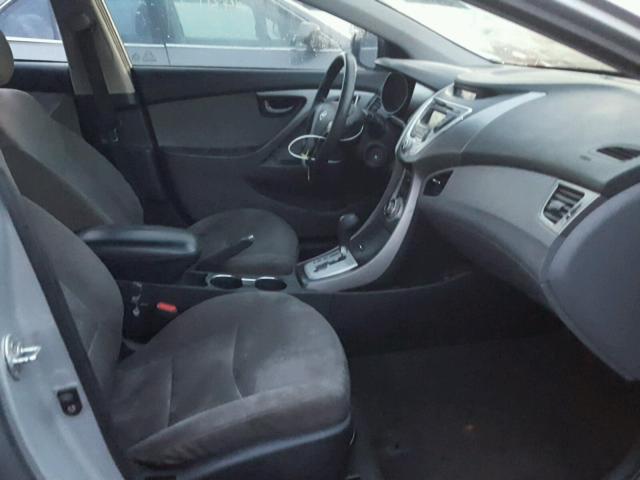 5NPDH4AE1BH031565 - 2011 HYUNDAI ELANTRA GL SILVER photo 5