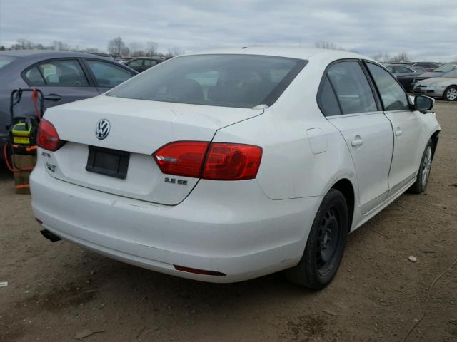 3VWDP7AJ9DM283303 - 2013 VOLKSWAGEN JETTA SE WHITE photo 4