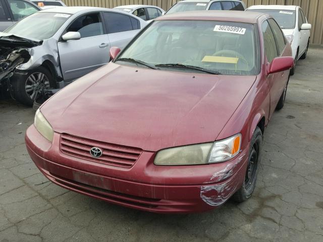 JT2BG22K5W0116231 - 1998 TOYOTA CAMRY CE MAROON photo 2