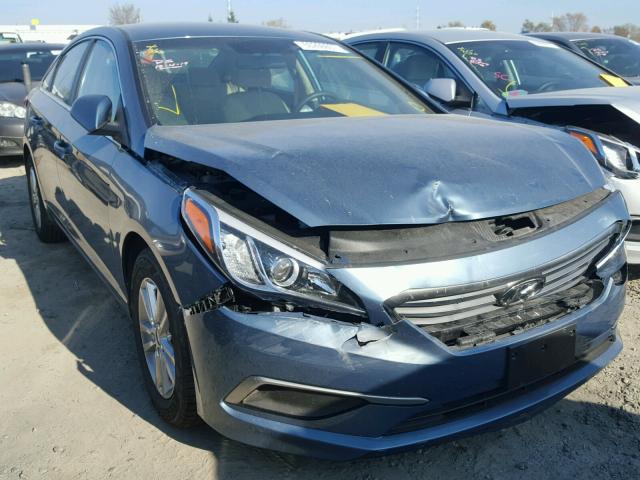 5NPE24AF2HH557873 - 2017 HYUNDAI SONATA SE BLUE photo 1