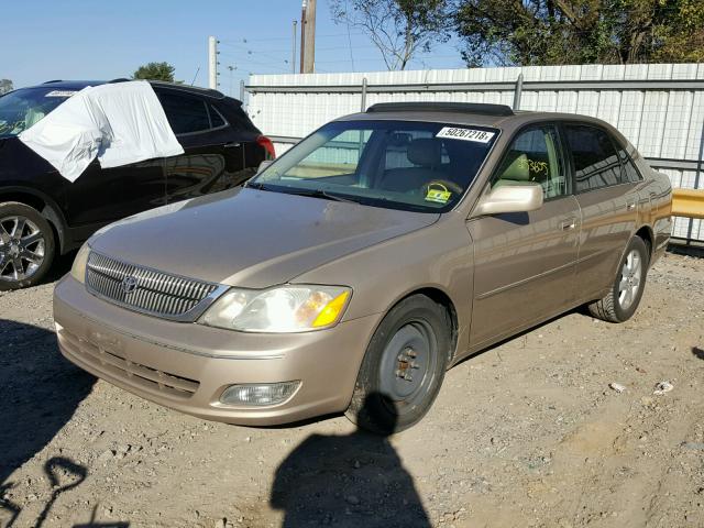 4T1BF28B4YU083134 - 2000 TOYOTA AVALON XL BEIGE photo 2