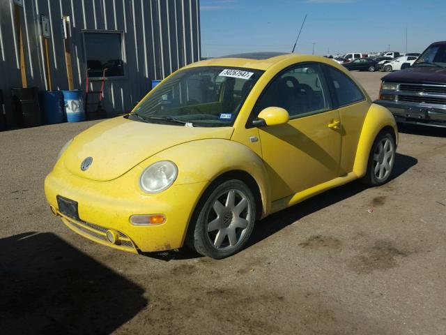 3VWDD21C82M429586 - 2002 VOLKSWAGEN NEW BEETLE ყვითელი ფოტო 2