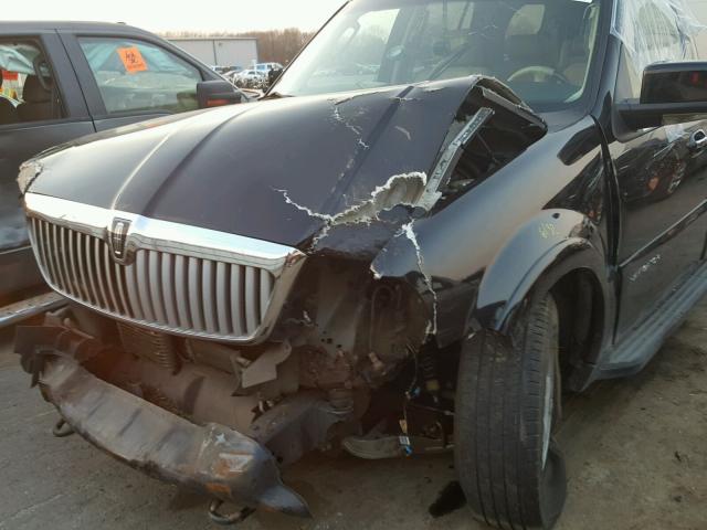 5LMFU28575LJ10925 - 2005 LINCOLN NAVIGATOR BLACK photo 9