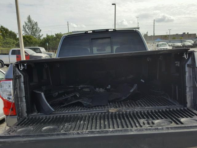 1N6AA1E69HN544478 - 2017 NISSAN TITAN GRAY photo 9