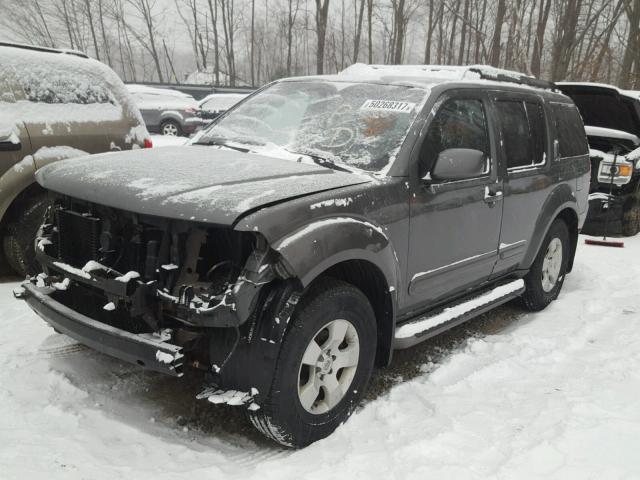 5N1AR18W95C774189 - 2005 NISSAN PATHFINDER GRAY photo 2