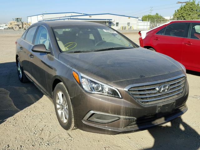 5NPE24AF8HH528913 - 2017 HYUNDAI SONATA SE BROWN photo 1