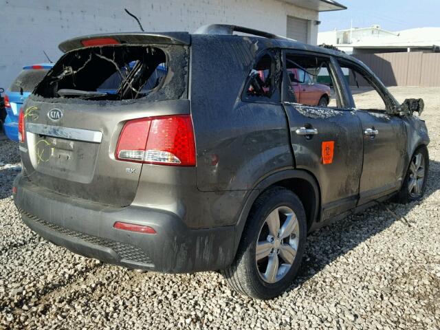 5XYKUDA64DG391659 - 2013 KIA SORENTO EX CHARCOAL photo 4