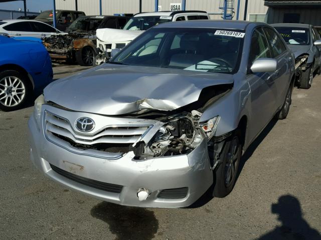 JTNBK3EK0B3051736 - 2011 TOYOTA CAMRY SE SILVER photo 2