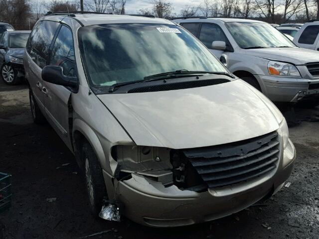 2C4GP54L65R507848 - 2005 CHRYSLER TOWN & COU TAN photo 1