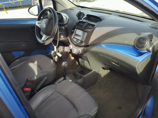 KL8CD6S99DC600402 - 2013 CHEVROLET SPARK 1LT BLUE photo 5