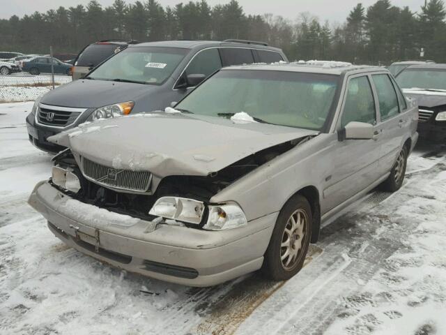 YV1LS5640W1435287 - 1998 VOLVO S70 GLT GRAY photo 2