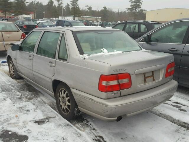 YV1LS5640W1435287 - 1998 VOLVO S70 GLT GRAY photo 3