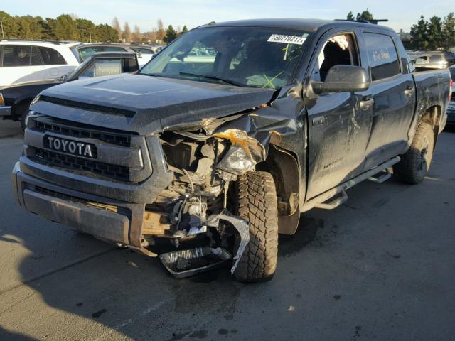 5TFDY5F10FX447144 - 2015 TOYOTA TUNDRA CRE BLACK photo 2