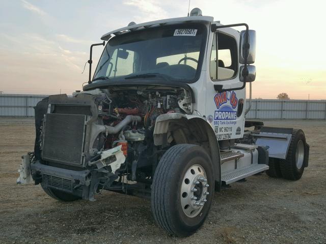 1FUBCXBS8CDBF0403 - 2012 FREIGHTLINER M2 106 MED WHITE photo 2