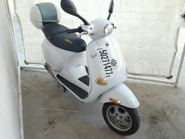 ZAPM198F535009603 - 2003 VESPA M198F WHITE photo 1