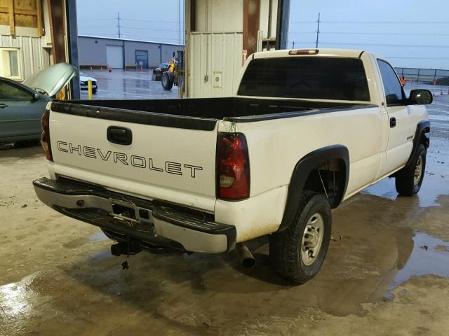 1GBHC24UX4E338294 - 2004 CHEVROLET SILVERADO WHITE photo 4