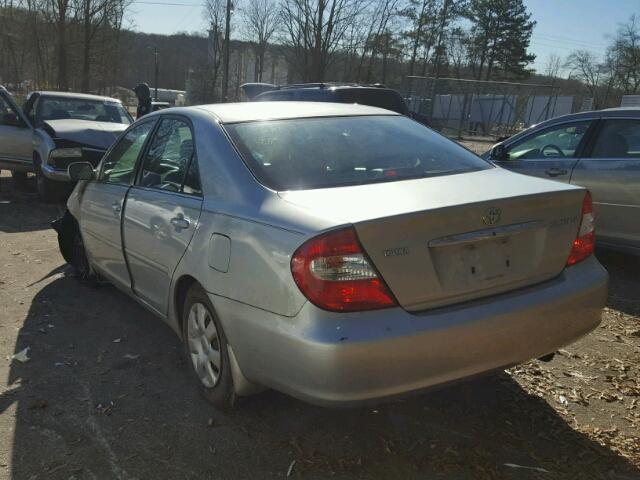 4T1BE32K72U057703 - 2002 TOYOTA CAMRY LE SILVER photo 3