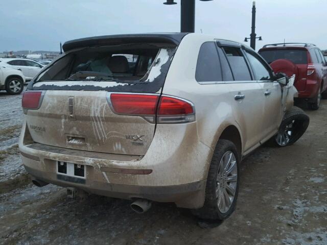 2LMDJ8JK3DBL60008 - 2013 LINCOLN MKX WHITE photo 4