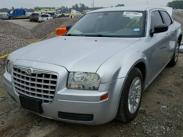 2C3KA43R97H682037 - 2007 CHRYSLER 300 SILVER photo 2