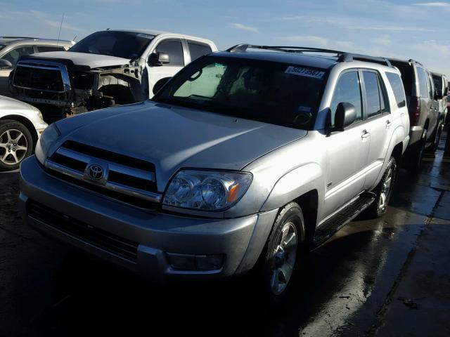 JTEZU14R550050342 - 2005 TOYOTA 4RUNNER SR SILVER photo 2