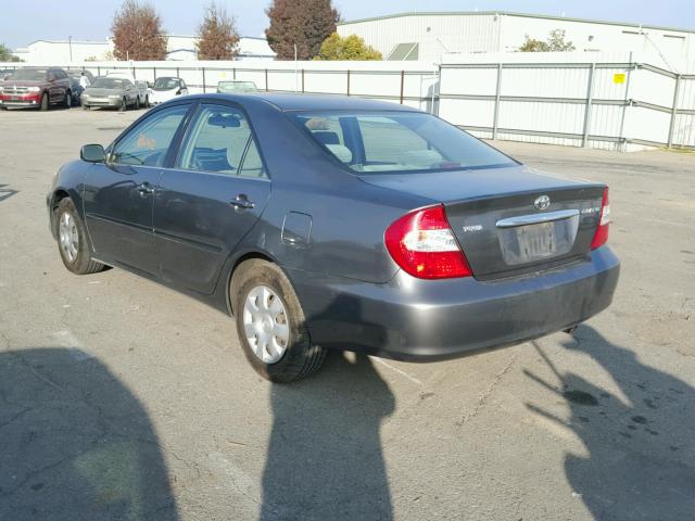 JTDBE32K720132766 - 2002 TOYOTA CAMRY LE GRAY photo 3