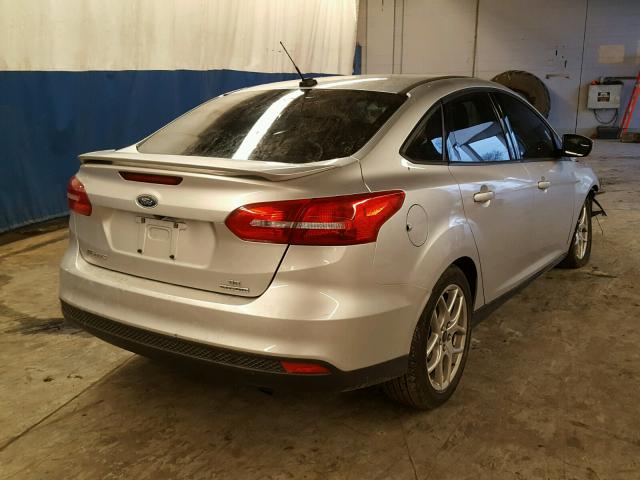 1FADP3F2XFL327090 - 2015 FORD FOCUS SE SILVER photo 4