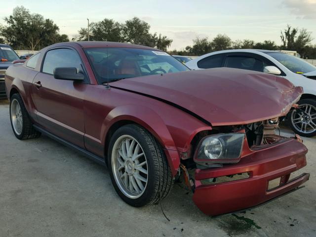 1ZVFT80NX55146439 - 2005 FORD MUSTANG MAROON photo 1
