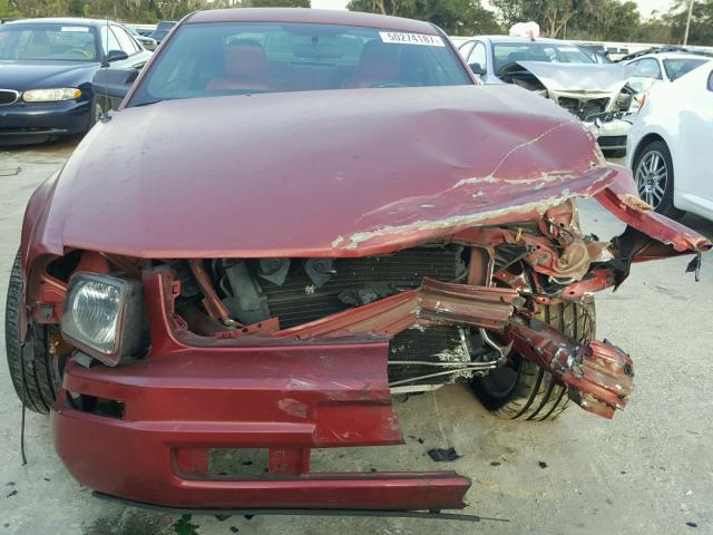 1ZVFT80NX55146439 - 2005 FORD MUSTANG MAROON photo 9