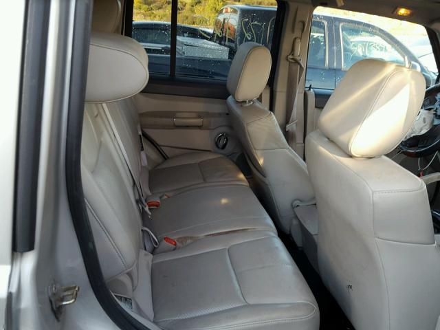1J8HG58246C334324 - 2006 JEEP COMMANDER BEIGE photo 6