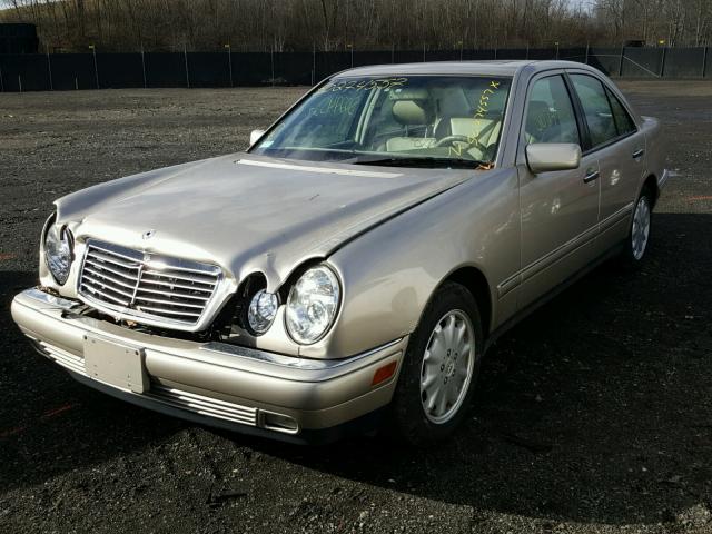 WDBJF65HXXA874086 - 1999 MERCEDES-BENZ E 320 GOLD photo 2