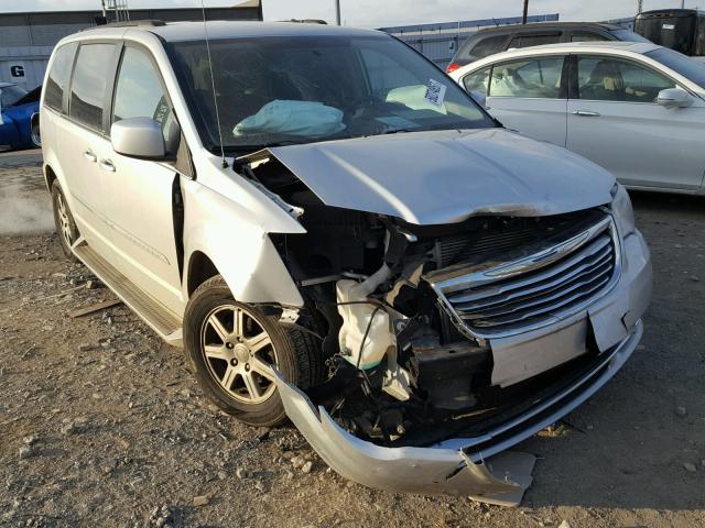 2A4RR5DG9BR633469 - 2011 CHRYSLER TOWN & COU SILVER photo 1