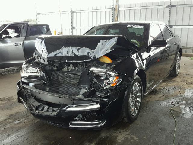 2C3CCAAGXDH520606 - 2013 CHRYSLER 300 BLACK photo 2