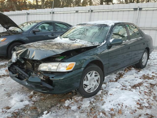 4T1BG22KXYU985440 - 2000 TOYOTA CAMRY CE GREEN photo 2