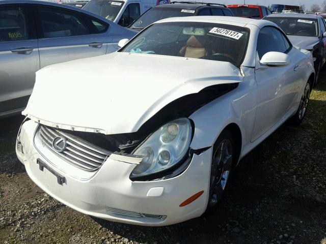 JTHFN48YX20006127 - 2002 LEXUS SC 430 WHITE photo 2