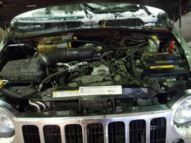 1J4GL58K06W238827 - 2006 JEEP LIBERTY LI GOLD photo 7