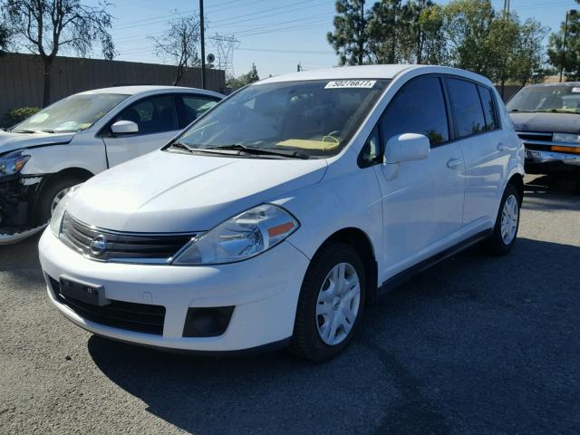 3N1BC1CP8BL386013 - 2011 NISSAN VERSA S WHITE photo 2