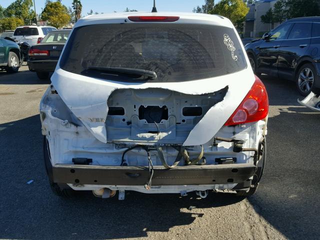 3N1BC1CP8BL386013 - 2011 NISSAN VERSA S WHITE photo 9