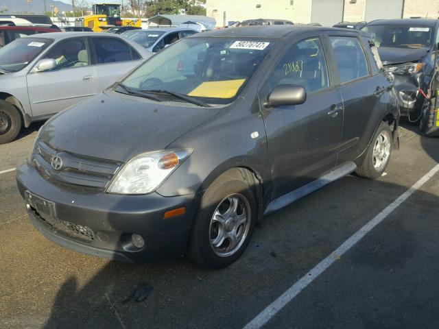 JTKKT624650090015 - 2005 TOYOTA SCION XA GRAY photo 2