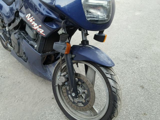 JKAEXVD123A079066 - 2003 KAWASAKI EX500 D BLUE photo 9