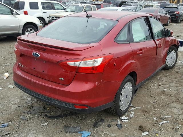 1FAHP3F21CL255063 - 2012 FORD FOCUS SE RED photo 4