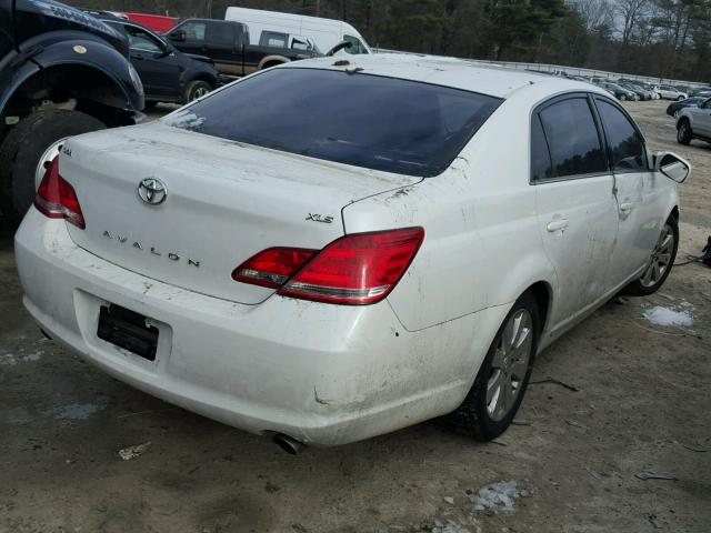 4T1BK36B16U087773 - 2006 TOYOTA AVALON XL WHITE photo 4