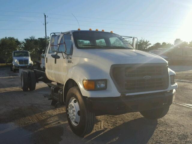 3FDNW6512YMA13507 - 2000 FORD F650 SUPER WHITE photo 1