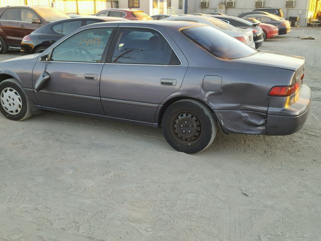 JT2BG22K5W0242718 - 1998 TOYOTA CAMRY CE GRAY photo 9