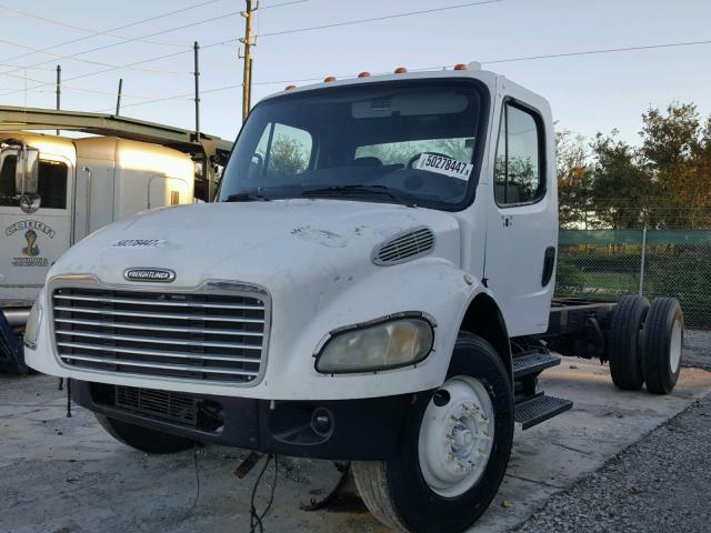 1FVACXDJ88DZ62532 - 2008 FREIGHTLINER M2 106 MED WHITE photo 2