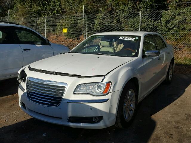 2C3CA6CT7BH528477 - 2011 CHRYSLER 300C WHITE photo 2