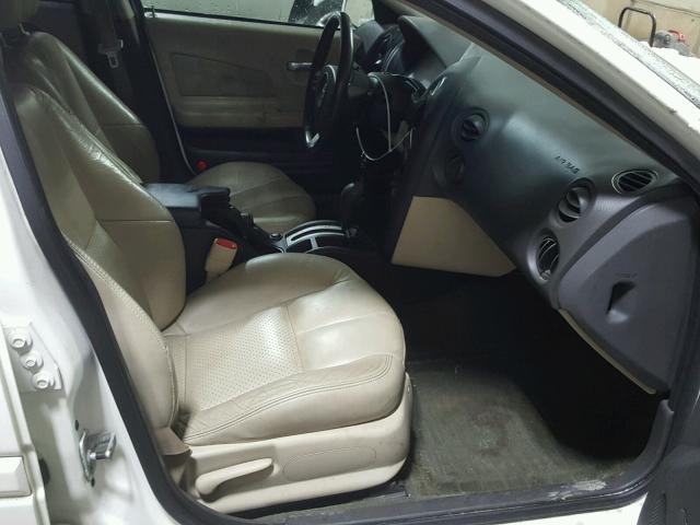 2G2WS522341174174 - 2004 PONTIAC GRAND PRIX WHITE photo 5
