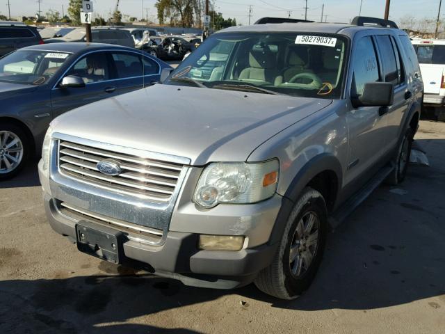 1FMEU73E26UA79369 - 2006 FORD EXPLORER X SILVER photo 2