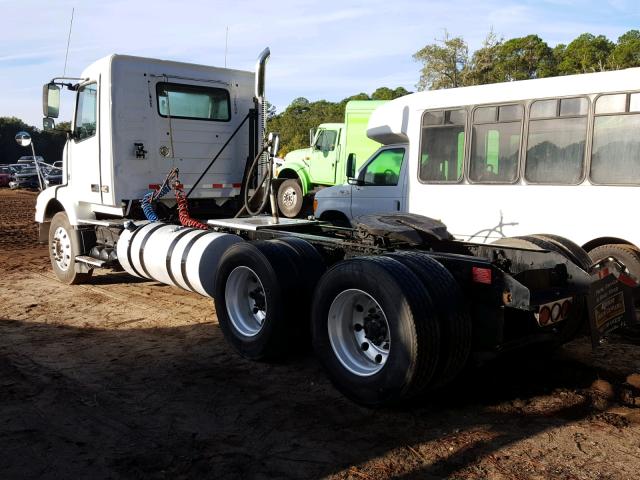 4V4MC9DG7BN529623 - 2011 VOLVO VN VNM WHITE photo 3